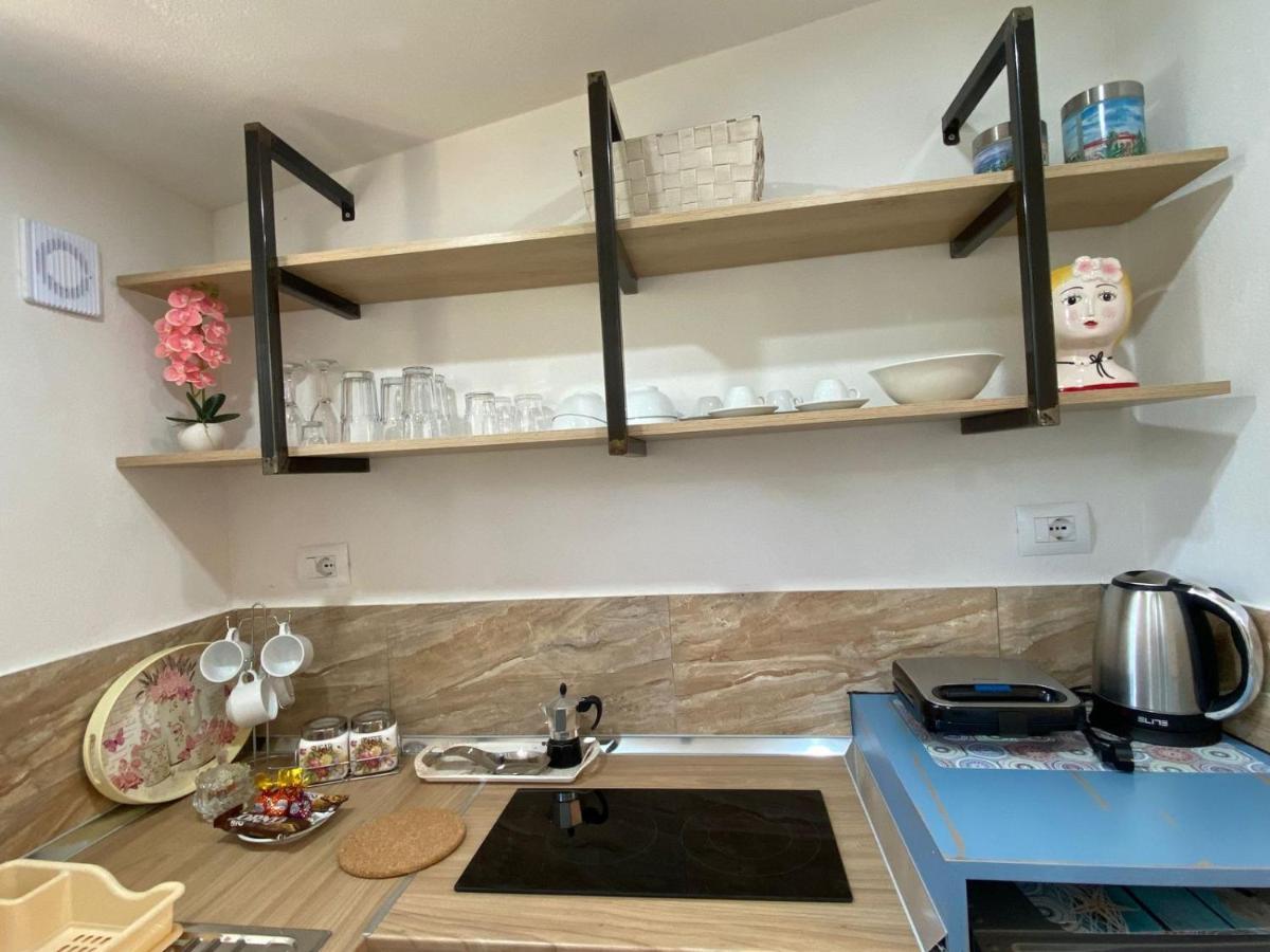 Areti Rooms Hotel Himare Ngoại thất bức ảnh