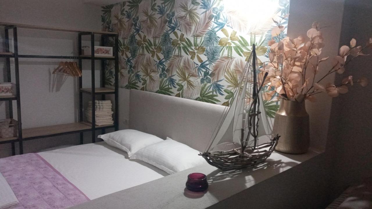 Areti Rooms Hotel Himare Ngoại thất bức ảnh