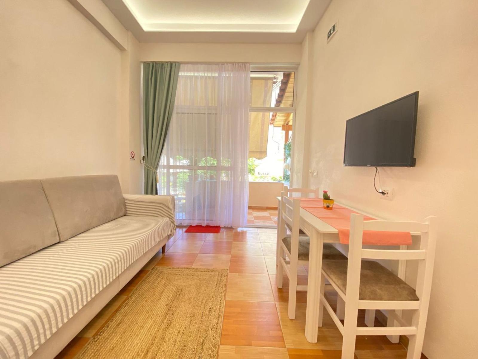 Areti Rooms Hotel Himare Ngoại thất bức ảnh