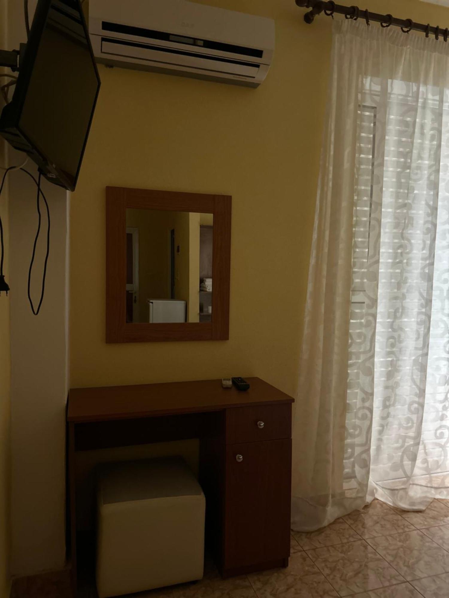 Areti Rooms Hotel Himare Ngoại thất bức ảnh